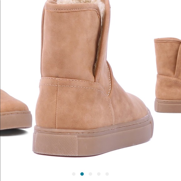 DV DOLCE VITA Aurelia Faux Shearling Boot - Size 6 - Picture 3 of 3